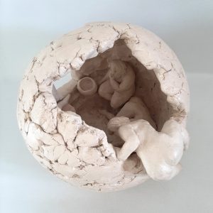 Hammam. Femmes dans une boule en terre cuite. Atelier JōHō